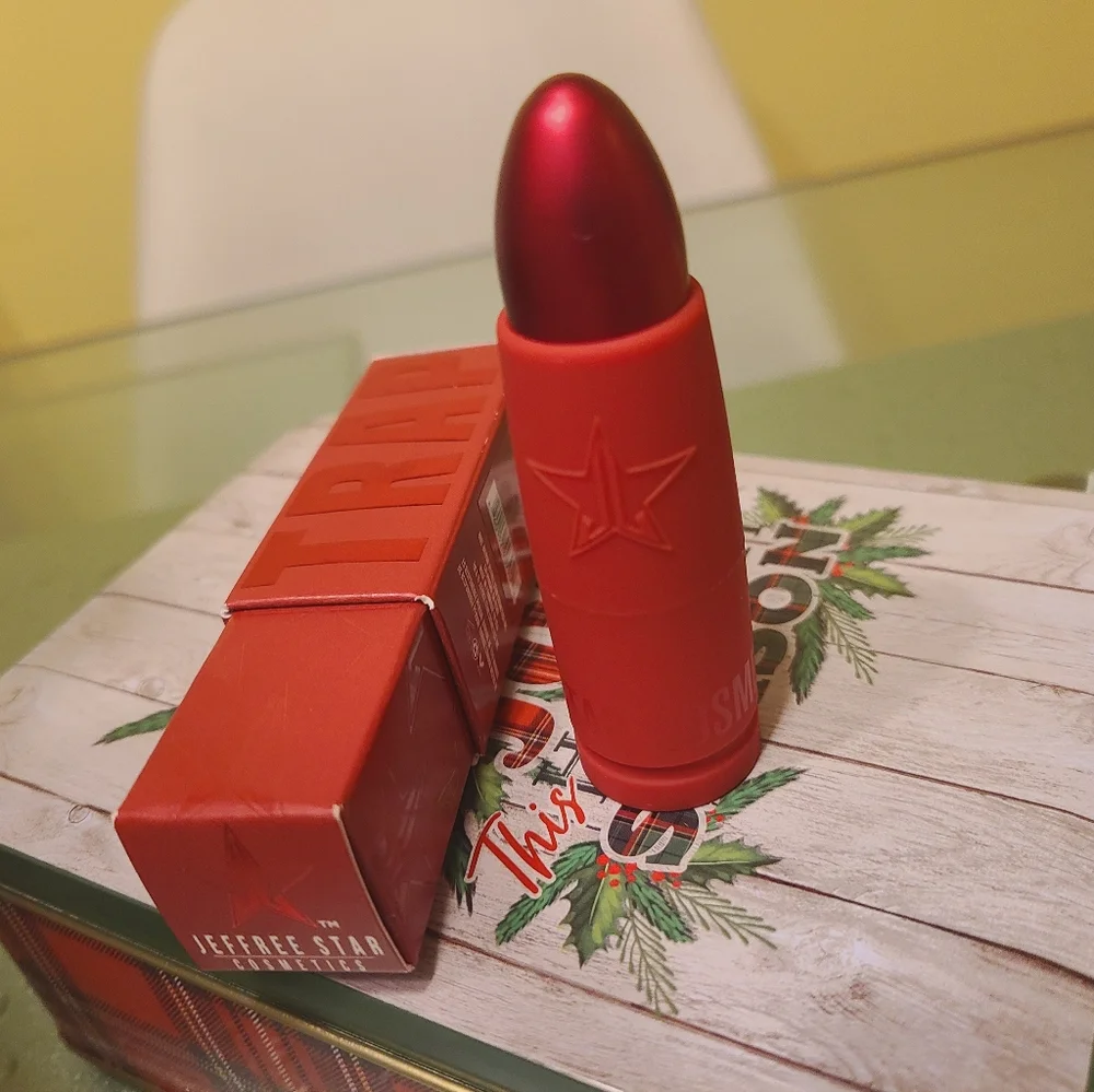 New Jeffree Star Cosmetics Velvet Trap Lipstick in pink Entrapment shade…